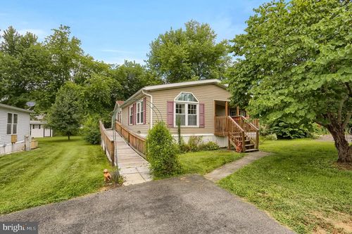 9 Siding Ln, MILLERSBURG, PA, 17061-8845 | Card Image