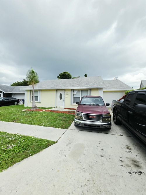 5447 Twin Oakes Rd, Greenacres, FL, 33463-6774 | Card Image