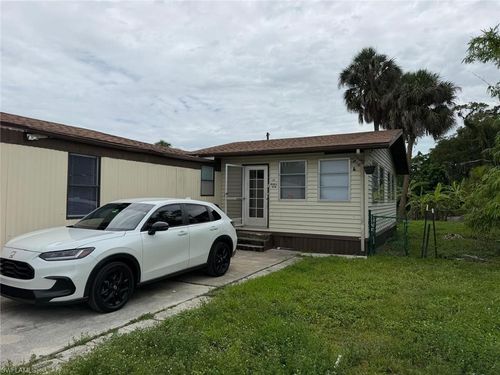130 Lantern Pl, NORTH FORT MYERS, FL, 33917-6514 | Card Image
