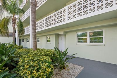 105 - 9 Forbes Place, Condo with 2 bedrooms, 2 bathrooms and null parking in Dunedin FL | Image 2