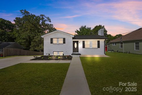 321 W 14th St, Salisbury, NC, 28144-3567 | Card Image