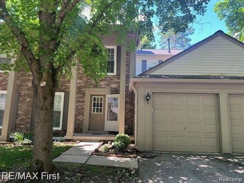 1070 Paint Creek Lane, Rochester Hills, MI, 48306 | Card Image