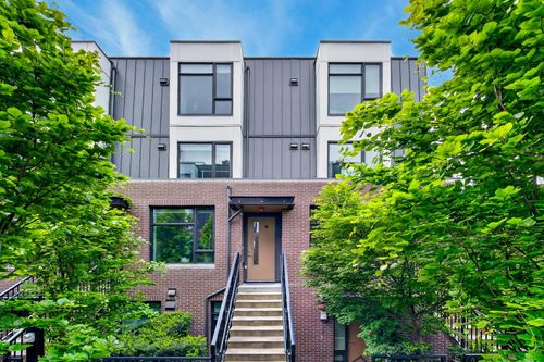 7601 Yukon St, Vancouver, BC, V5X2Y4 | Card Image