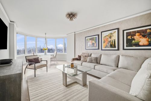 37b-330 E 38th St, New York, NY, 10016-2782 | Card Image