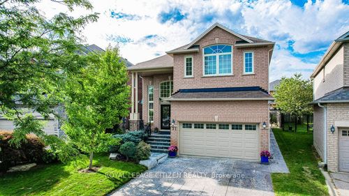 31 Burnhaven Ave, Maple, ON, L6A2P2 | Card Image