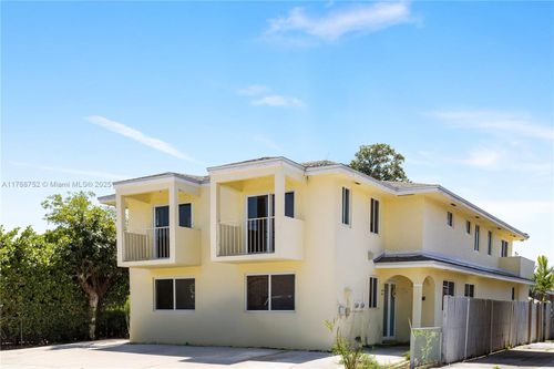3524 Nw 4th Ter, Miami, FL, 33125-4051 | Card Image