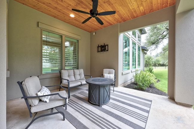 View of patio with ceiling fan | Image 28