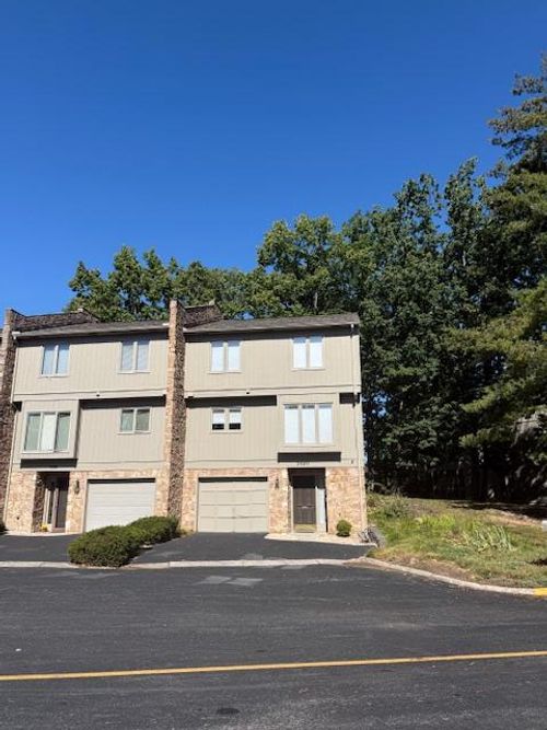 3420 Londonderry Ct, Roanoke, VA, 24018-5058 | Card Image