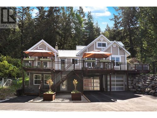 9270 Campbell St, Moyie, BC, V0B2A0 | Card Image