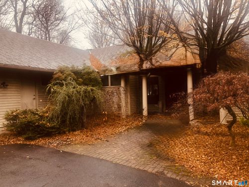 40 Ferncliff Dr, West Hartford, CT, 06117-1014 | Card Image
