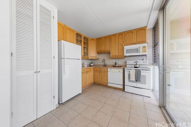 APT-1001 - 1520 Ward Ave, Condo with 2 bedrooms, 2 bathrooms and 1 parking in Honolulu HI | Image 6