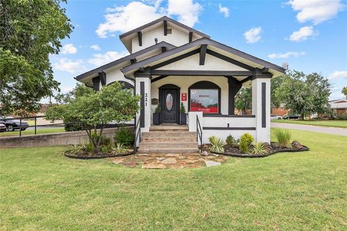 221 N State St, Weatherford, OK, 73096-5146 | Card Image