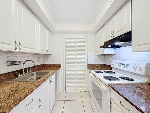 apt-b2004-17600 Nw 68th Ave, Hialeah, FL, 33015-4032 | Card Image