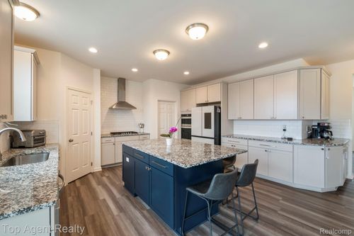 63770 Dequindre Rd, Washington Township, MI, 48095-2219 | Card Image