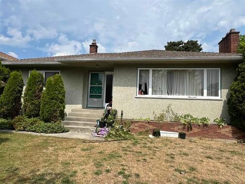 4881 Highlawn Dr, Burnaby, BC, V5C3T2 | Card Image