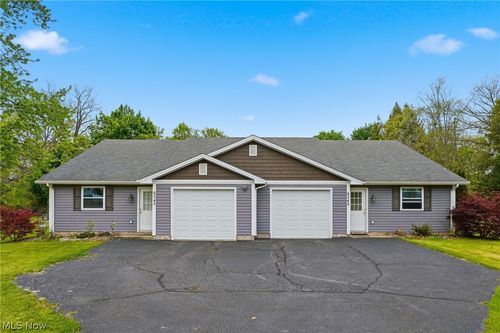 6343 Youngstown Hubbard Rd, Hubbard, OH, 44425-1321 | Card Image