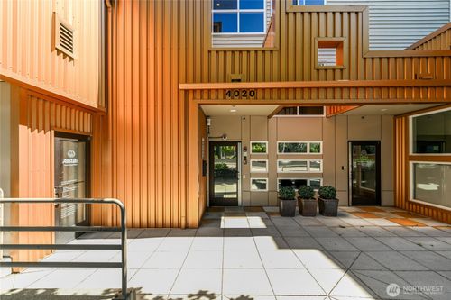 308-4020 Aurora Ave N, Seattle, WA, 98103-7882 | Card Image