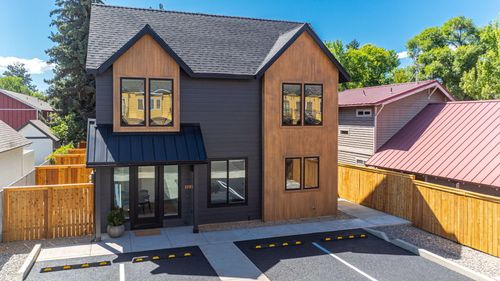 127 Nw Broadway St, Bend, OR, 97703-2611 | Card Image