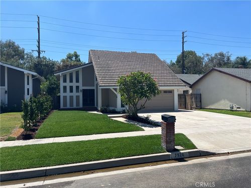 7924 E Woodsboro Ave, Anaheim, CA, 92807-2435 | Card Image
