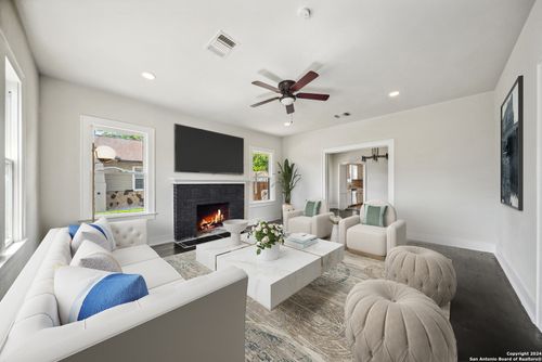 343 Canton, San Antonio, TX, 78202-3002 | Card Image