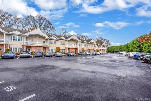 66 Sarah Ct, Amityville, NY, 11701-1767 | Card Image