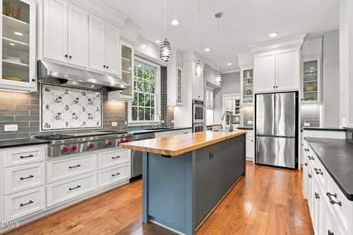 103 Commons Way, Chapel Hill, NC, 27516-0901 | Card Image