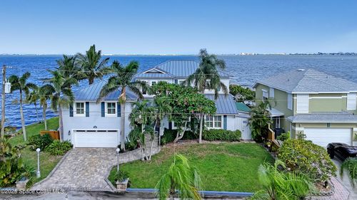 700 Milford Point Dr, MERRITT ISLAND, FL, 32952-2591 | Card Image