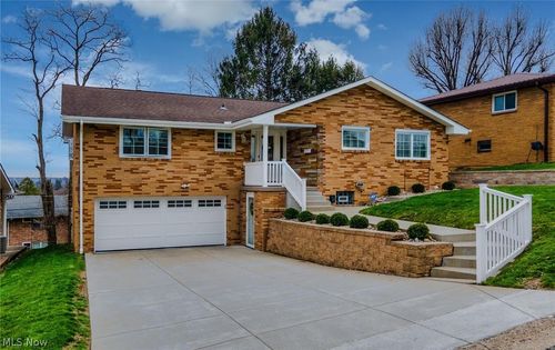 2714 Iva Way, Steubenville, OH, 43952-2576 | Card Image