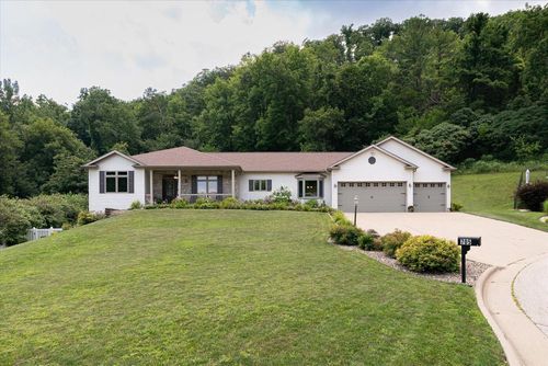 705 12th Court N, La Crescent, MN, 55947 | Card Image