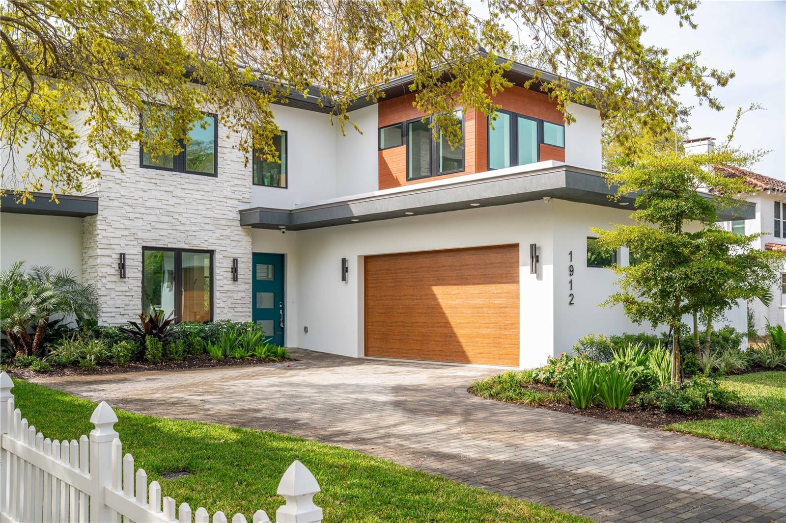 Wisteria St, Sarasota, FL 34239