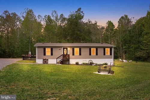 135 Heavenly Dove Dr, MINERAL, VA, 23117-3439 | Card Image