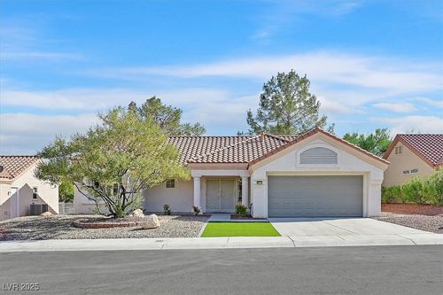8513 Lynhurst Dr, Las Vegas, NV, 89134-8637 | Card Image