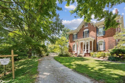 401 Cedar St, Burlington, IA, 52601-5843 | Card Image
