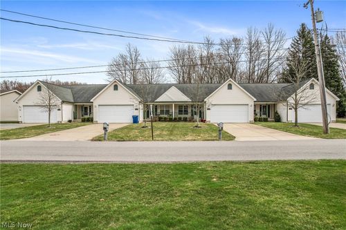 4593 Michigan Blvd, Youngstown, OH, 44505-1226 | Card Image