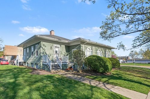 624 Phoenix St, South Haven, MI, 49090-2504 | Card Image