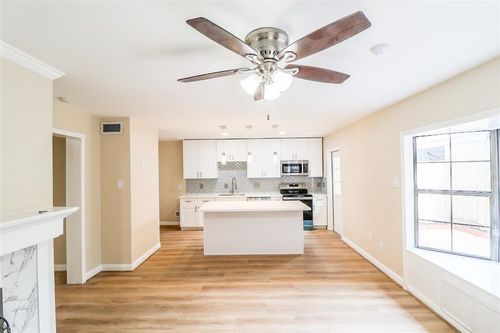 61-6467 Olympia Dr, Houston, TX, 77057-4001 | Card Image
