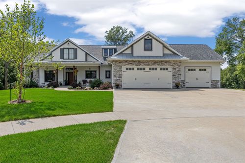 711 Owen Ct, Tiffin, IA, 52340-8025 | Card Image