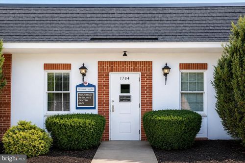 1784 4th Ave, YORK, PA, 17403-2618 | Card Image