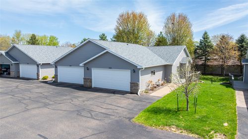 3130 Brian St, Eau Claire, WI, 54701-6893 | Card Image