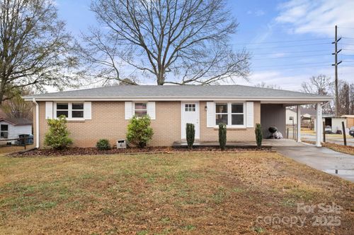 146 Oldcastle Ln, Forest City, NC, 28043-9461 | Card Image