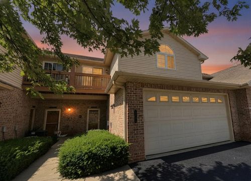 17740 W Jacobs Dr, New Berlin, WI, 53146-1872 | Card Image