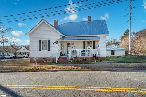 7 Smith St, Ware Shoals, SC, 29692-1514 | Card Image