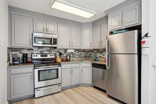 11-416 68th St, Guttenberg, NJ, 07093-2474 | Card Image