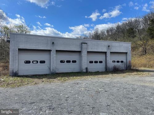 181 N Kemp Rd, Kutztown, PA, 19530-9311 | Card Image