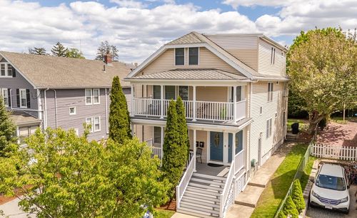27-27 Wiltshire Rd, Newton, MA, 02458-1357 | Card Image