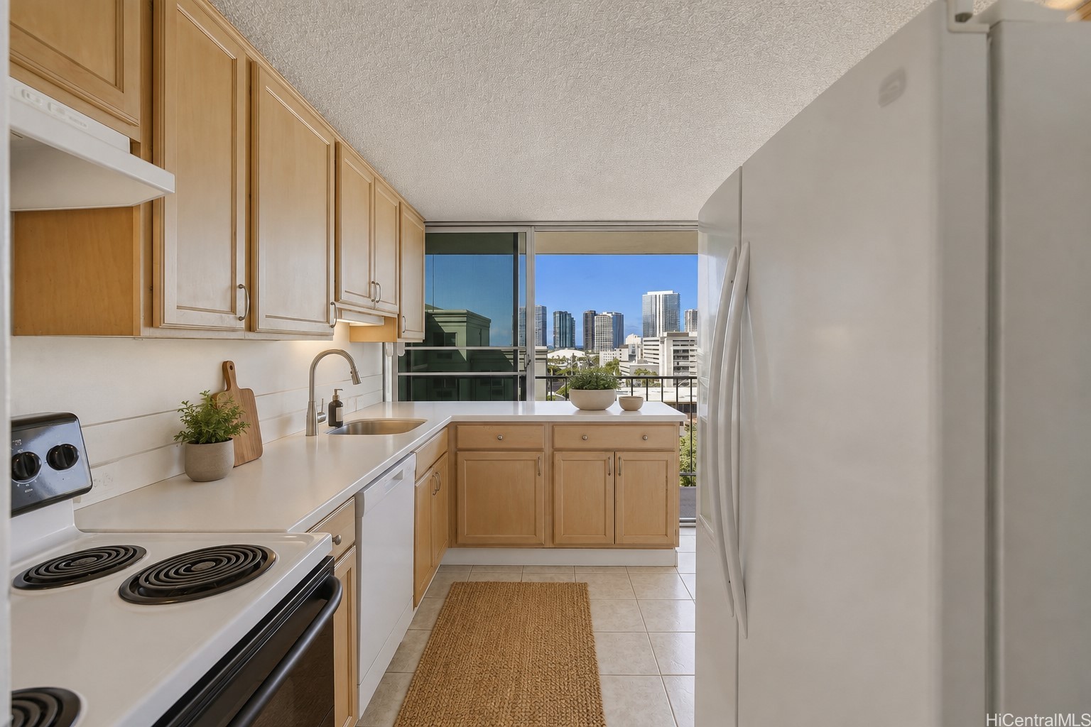 Residential in Honolulu 4