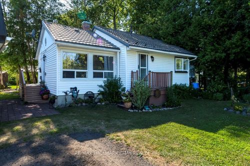 930 Gilmore Ave, Lefroy, ON, L0L1W0 | Card Image