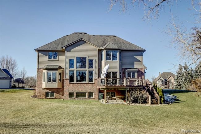 Large back yard with trex deck- perfect for entertaining | Image 32