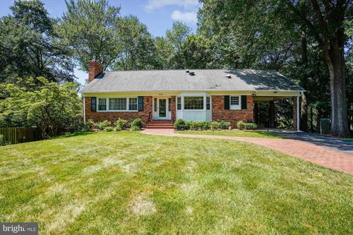 8426 Blakiston Ln, ALEXANDRIA, VA, 22308-2104 | Card Image