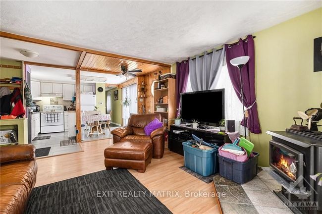 1340 Daisy Pvt, House other with 2 bedrooms, 1 bathrooms and 2 parking in Edwards ON | Image 5